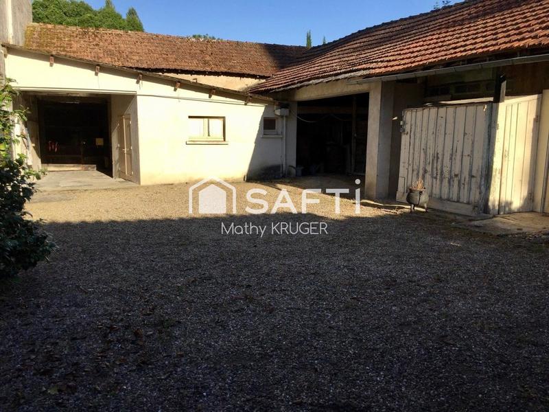 Maison - 270 m² - 9 pièces