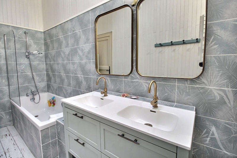 Maison - 160 m² - 6 pièces