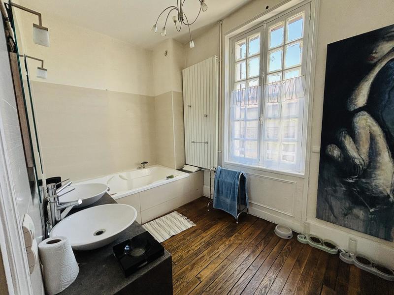 Maison ancienne - 183 m² - 11 pièces