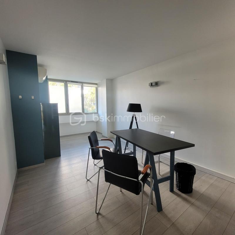 Local commercial - 85 m² - 3 pièces