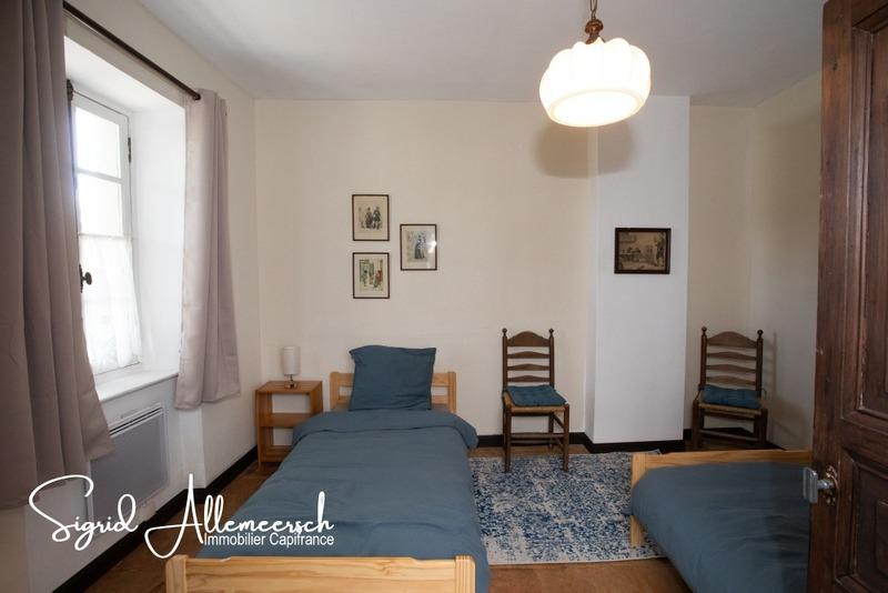 Maison - 227 m² - 7 pièces