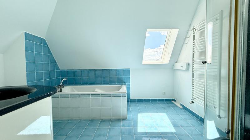 Maison - 244 m² - 6 pièces