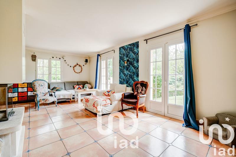 Maison - 210 m² - 7 pièces