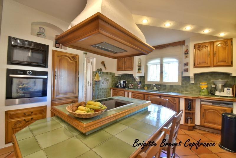 Maison - 230 m² - 6 pièces