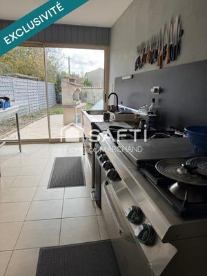 Maison - 286 m² - 10 pièces