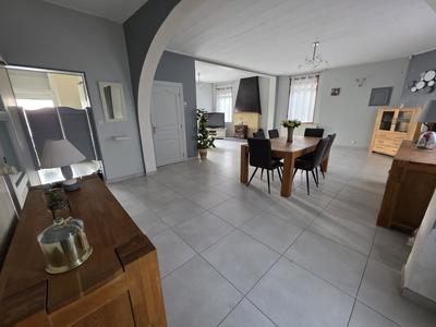 Maison - 163 m² - 6 pièces