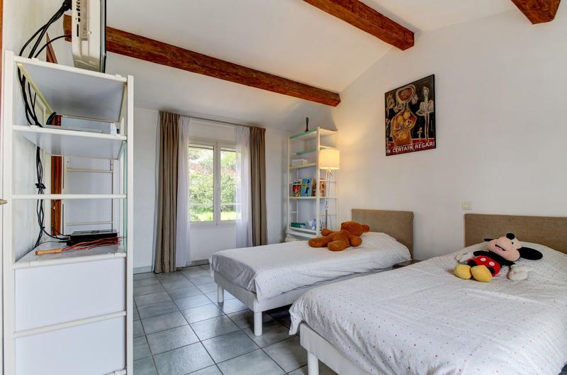 Propriété - 317 m² - 9 pièces