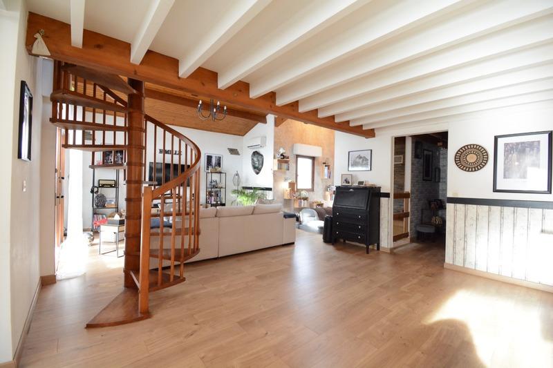 Maison - 152 m² - 6 pièces