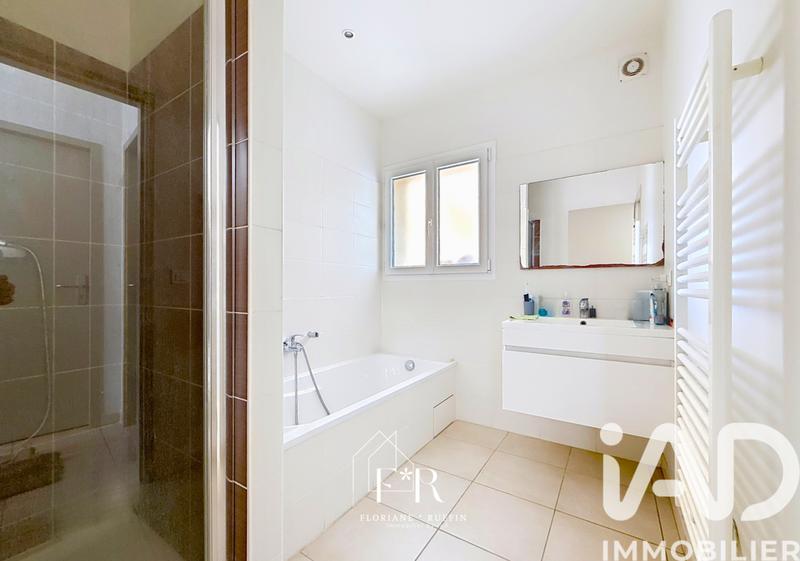 Maison - 200 m² - 4 pièces