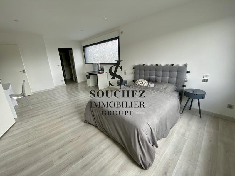 Maison contemporaine - 245 m² - 8 pièces