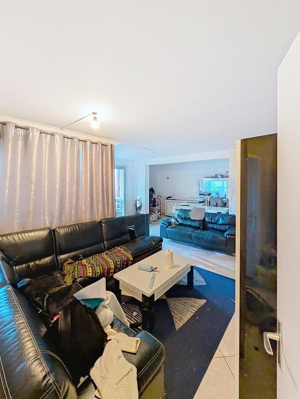 Appartement - 99 m² - 4 pièces