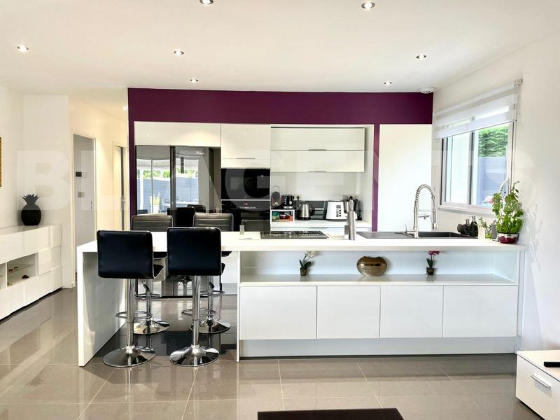 Appartement - 90 m² - 5 pièces