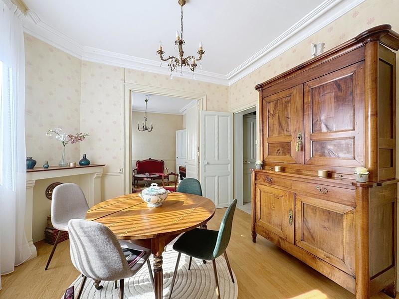 Maison de ville - 150 m² - 9 pièces