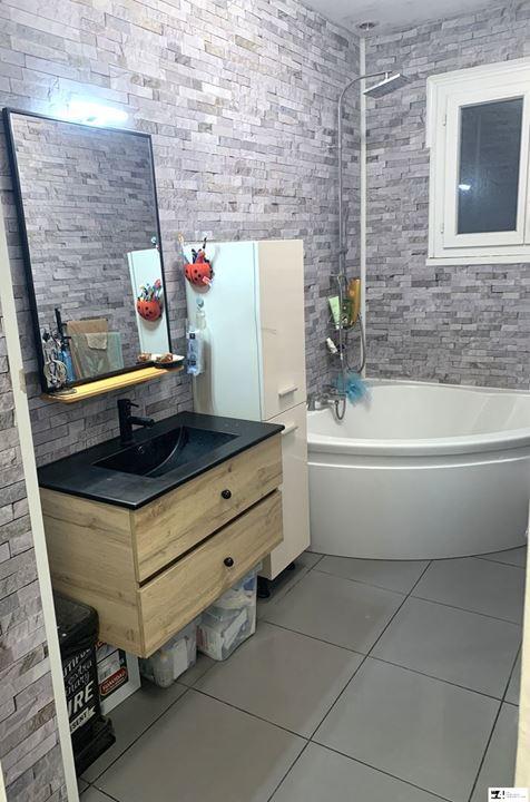 Maison traditionnelle - 108 m² - 4 pièces