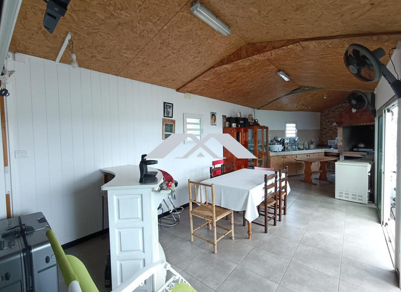 Maison - 142 m² - 7 pièces