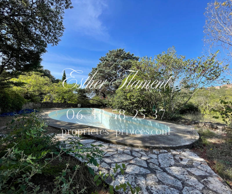 Maison - 265 m² - 11 pièces