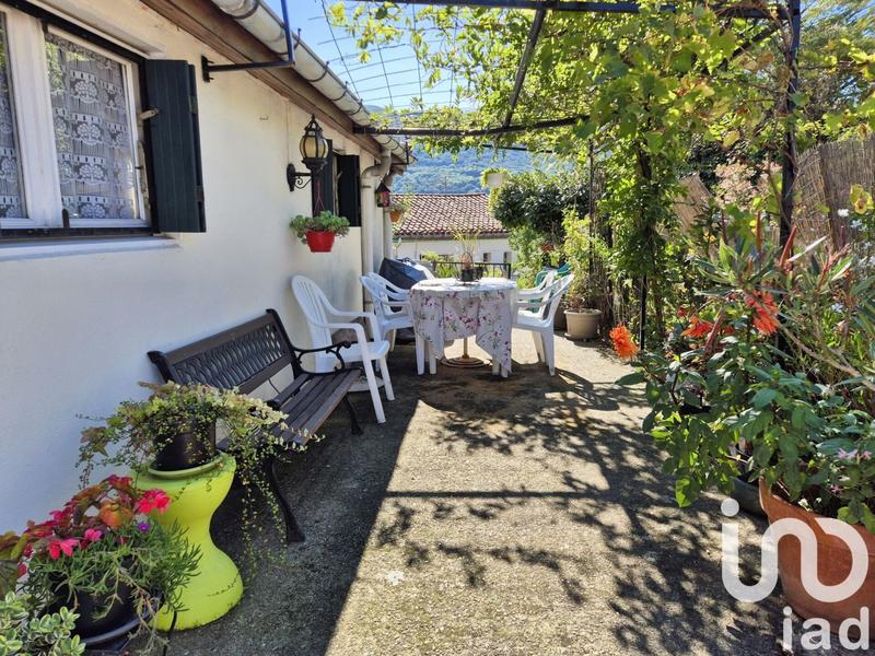 Maison - 232 m² - 8 pièces