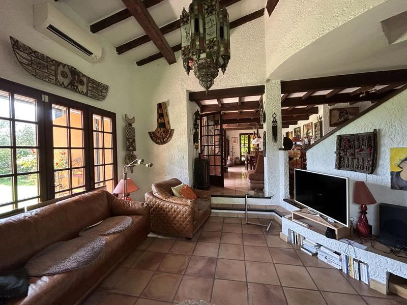 Propriété - 307 m² - 7 pièces