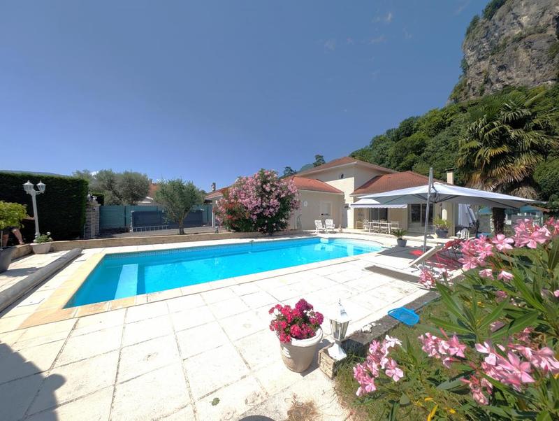 Villa - 145 m² - 6 pièces