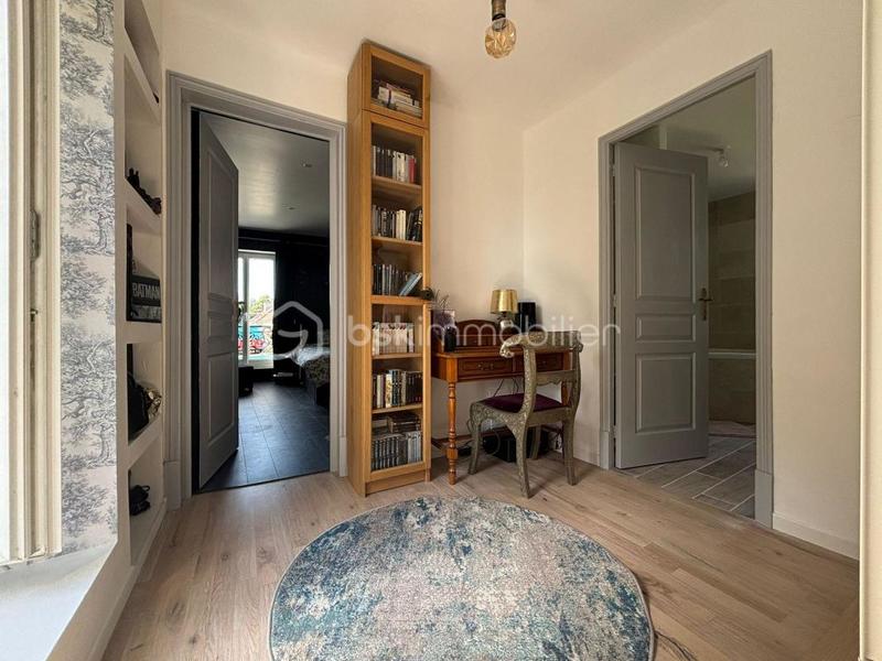 Demeure - 161 m² - 5 pièces