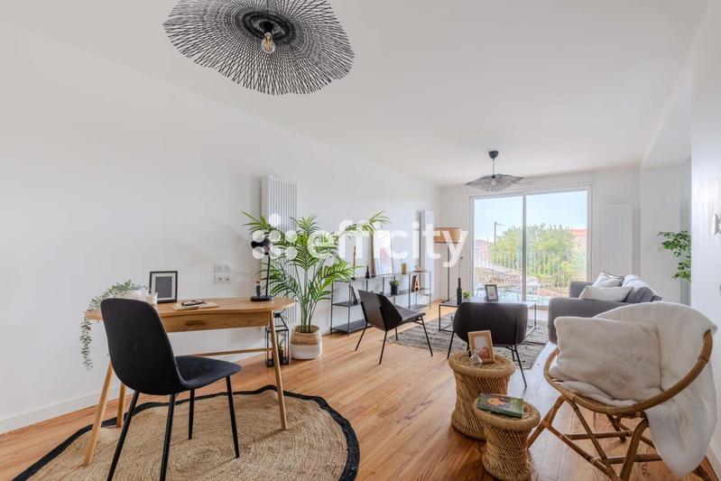 Appartement - 104 m² - 4 pièces