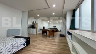 Maison de ville - 235 m² - 9 pièces