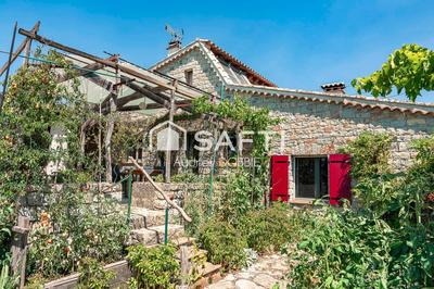 Maison - 228 m² - 8 pièces