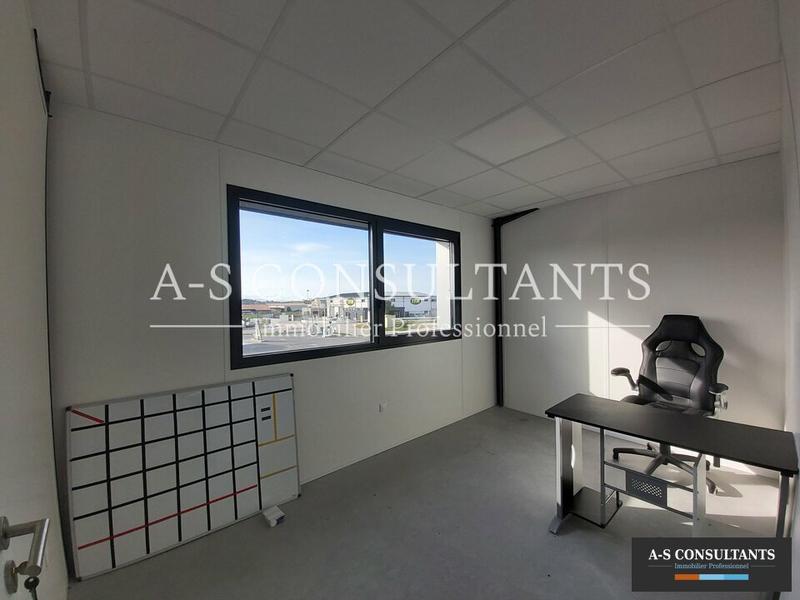 Local d'activité / Entrepôt - 290 m²