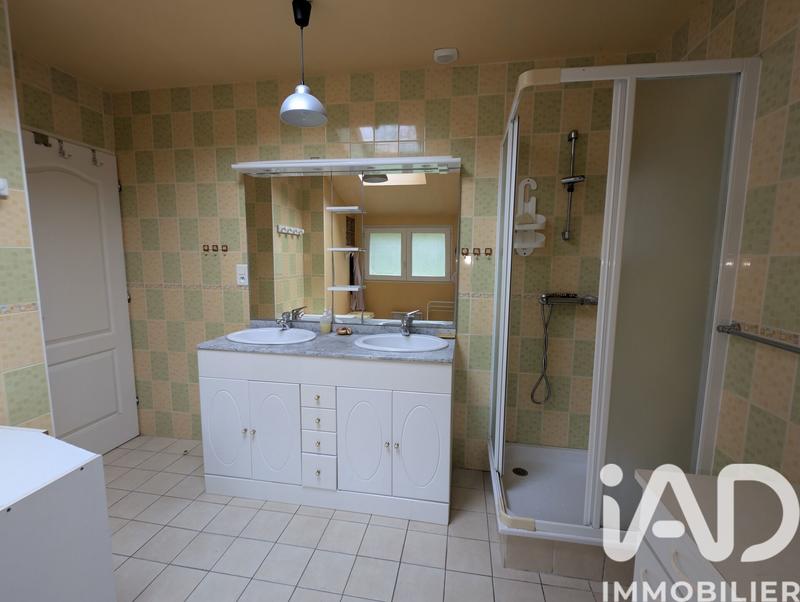 Maison - 214 m² - 8 pièces