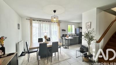 Maison - 90 m² - 4 pièces