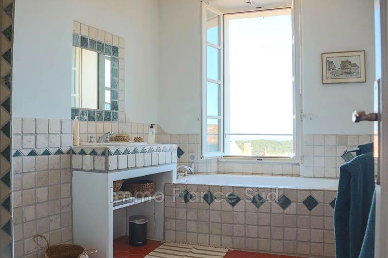 Maison - 180 m² - 5 pièces