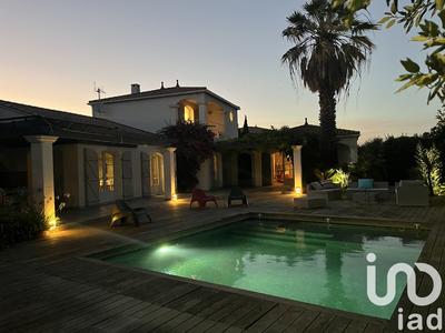 Maison - 232 m² - 8 pièces