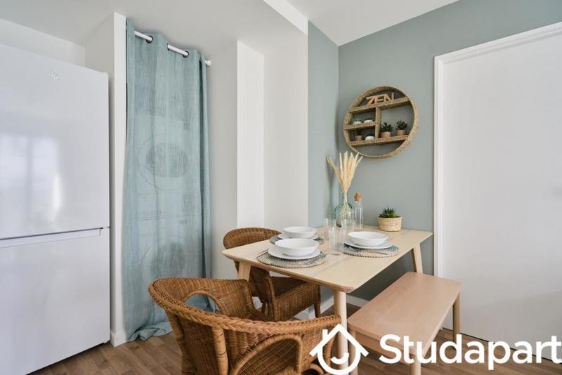 Chambre - 13 m² - 1 pièce