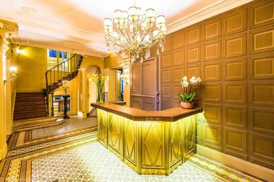 Demeure - 1 736 m² - 30 pièces