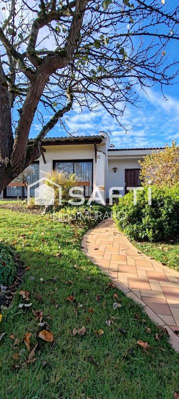 Maison - 220 m² - 6 pièces