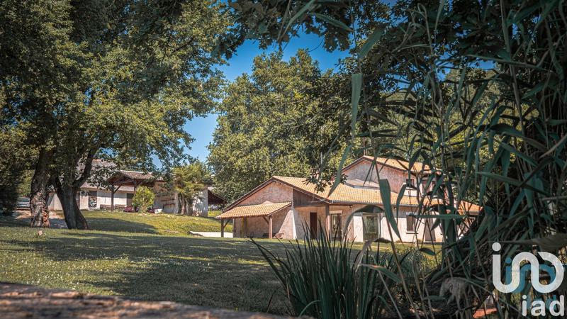 Maison - 203 m² - 7 pièces