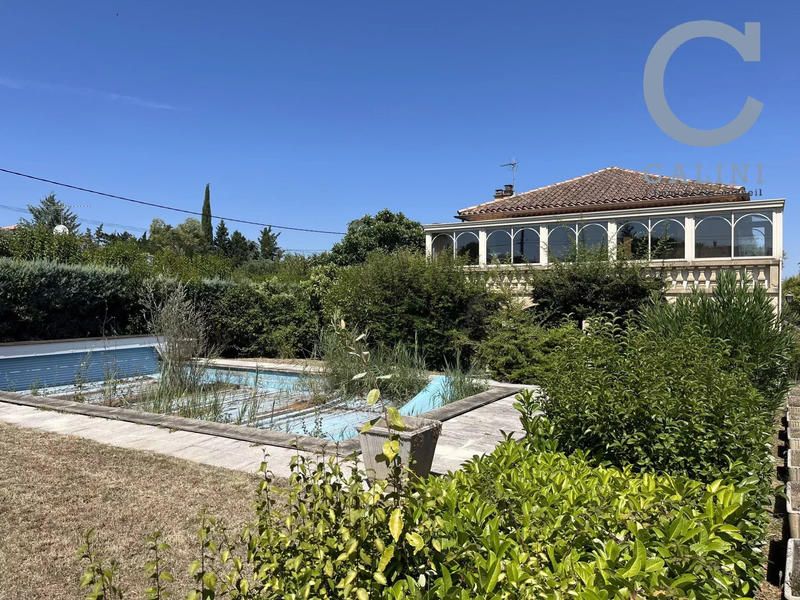 Villa - 180 m² - 6 pièces