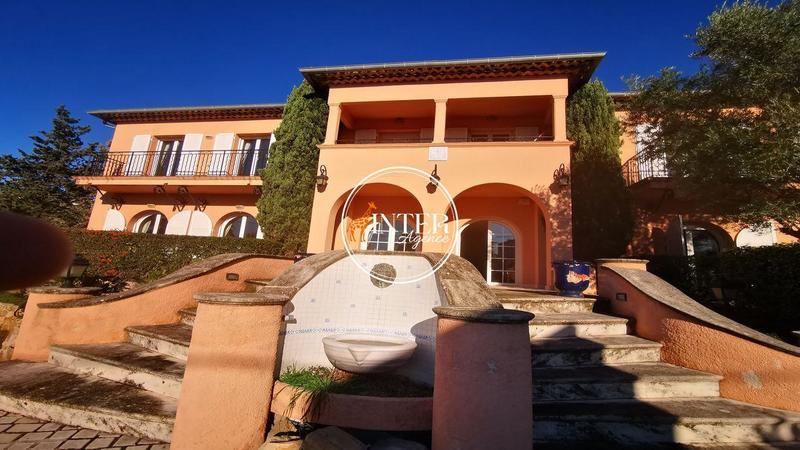Villa - 775 m² - 12 pièces