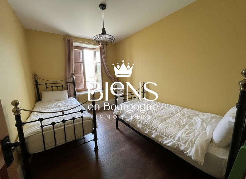 Maison ancienne - 225 m² - 8 pièces