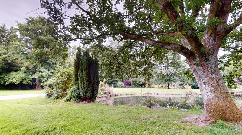 Demeure - 354 m² - 11 pièces