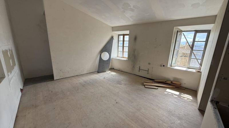 Maison de village - 180 m² - 7 pièces