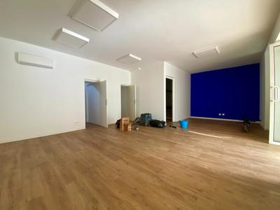 Bureau - 200 m² - 8 pièces