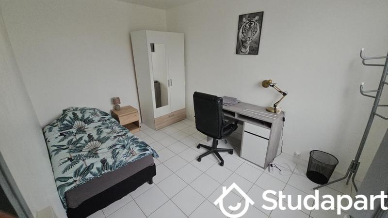 Chambre - 10 m² - 1 pièce