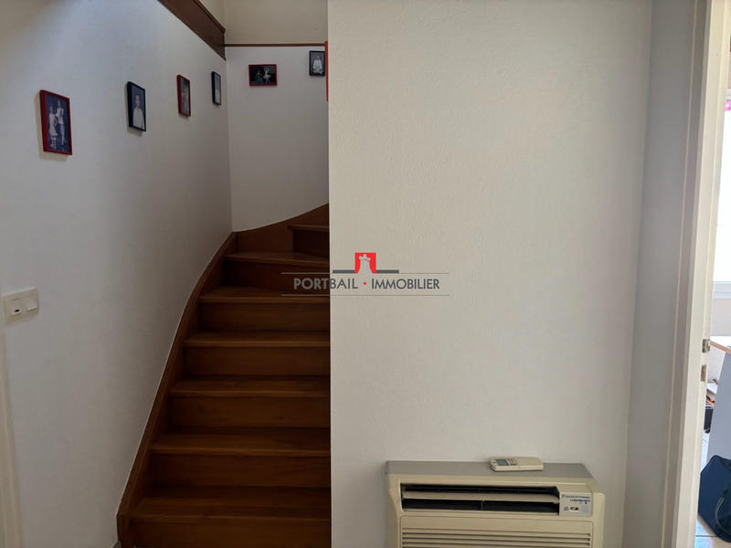 Maison - 208 m² - 9 pièces