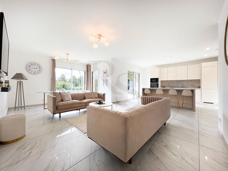 Maison - 98 m² - 5 pièces