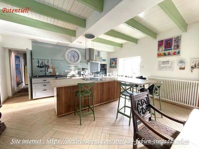 Propriété - 195 m² - 8 pièces