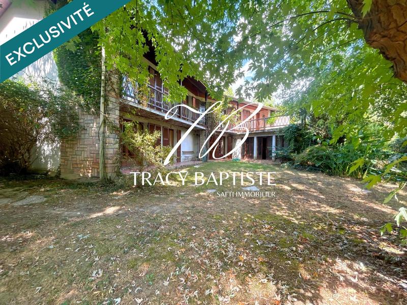 Maison - 294 m² - 8 pièces