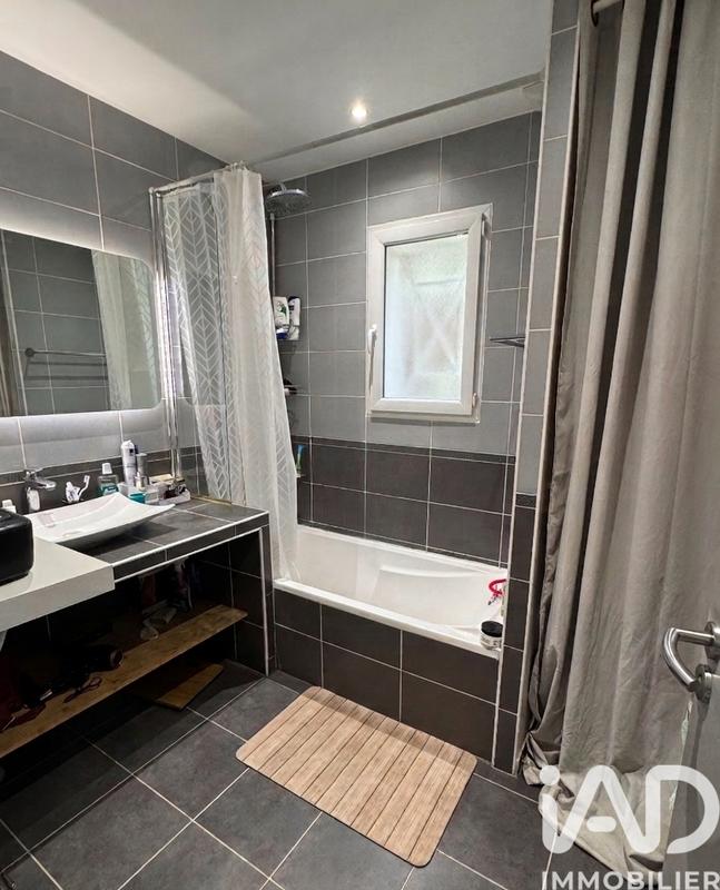 Maison - 98 m² - 4 pièces