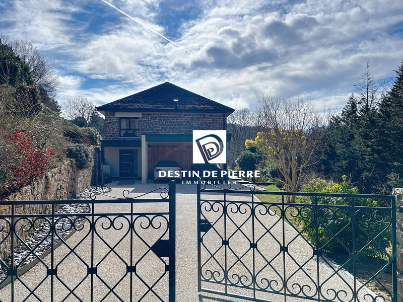 Maison - 202 m² - 4 pièces