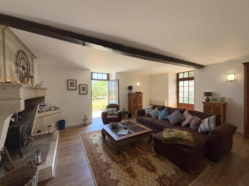 Maison - 161 m² - 6 pièces